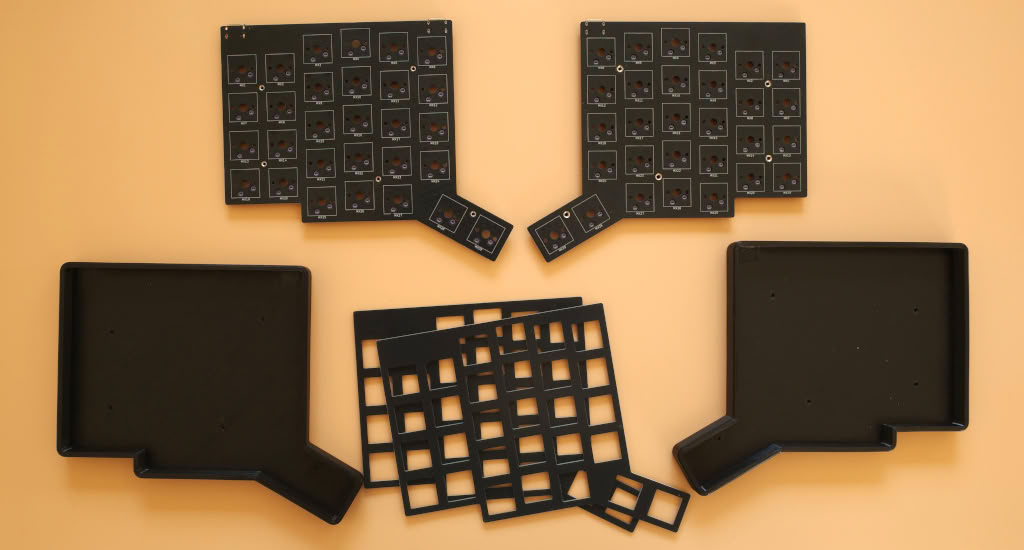 Pando Launches As Open-Source, No-Solder, Split Ergonomic Mechanical Keyboard for $109